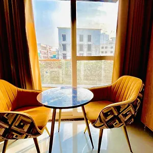 Amahi - Sector 48 Hotel
